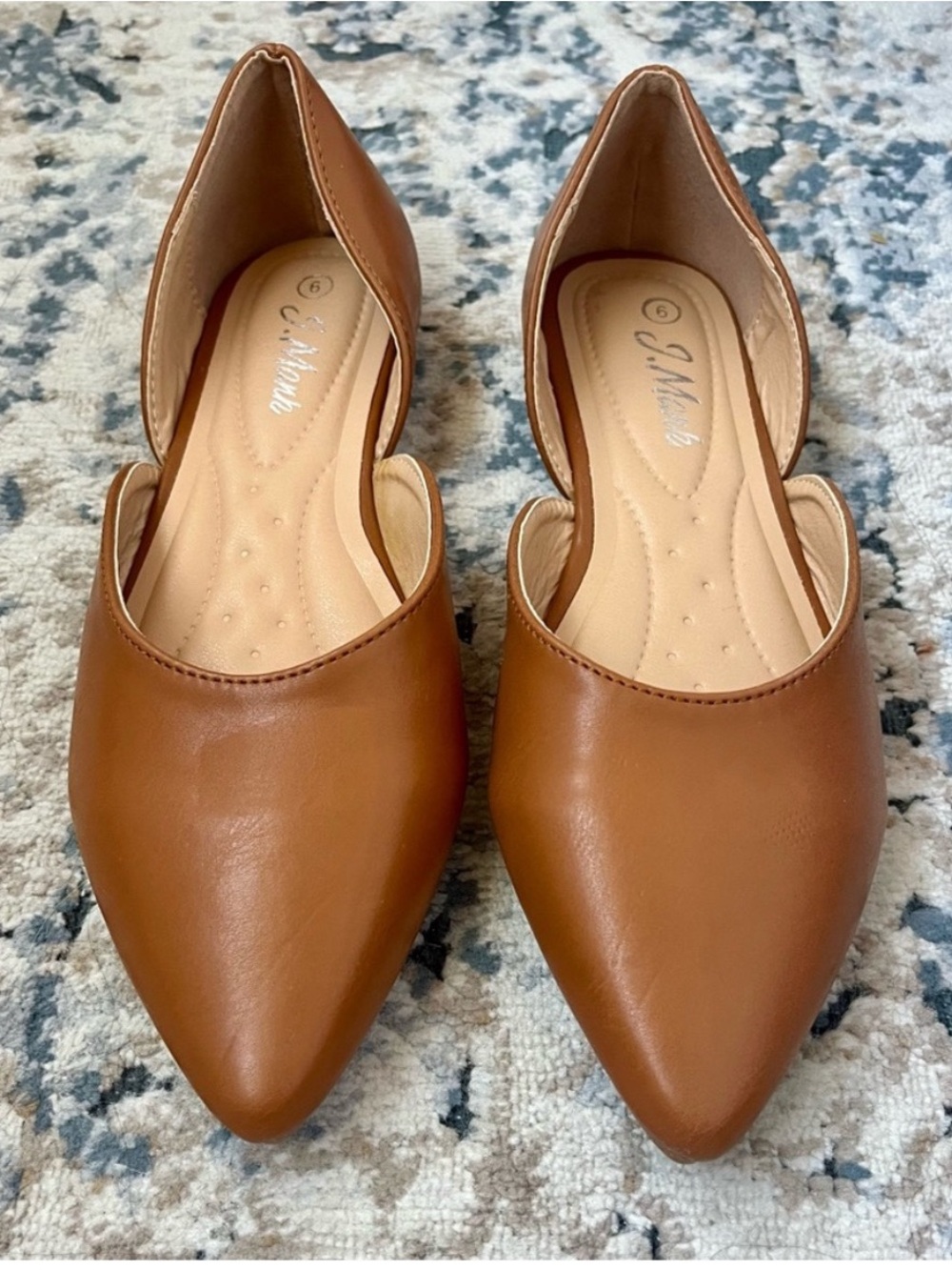 Tan Pointed Flats – Sleek Everyday Style BRAND NEW